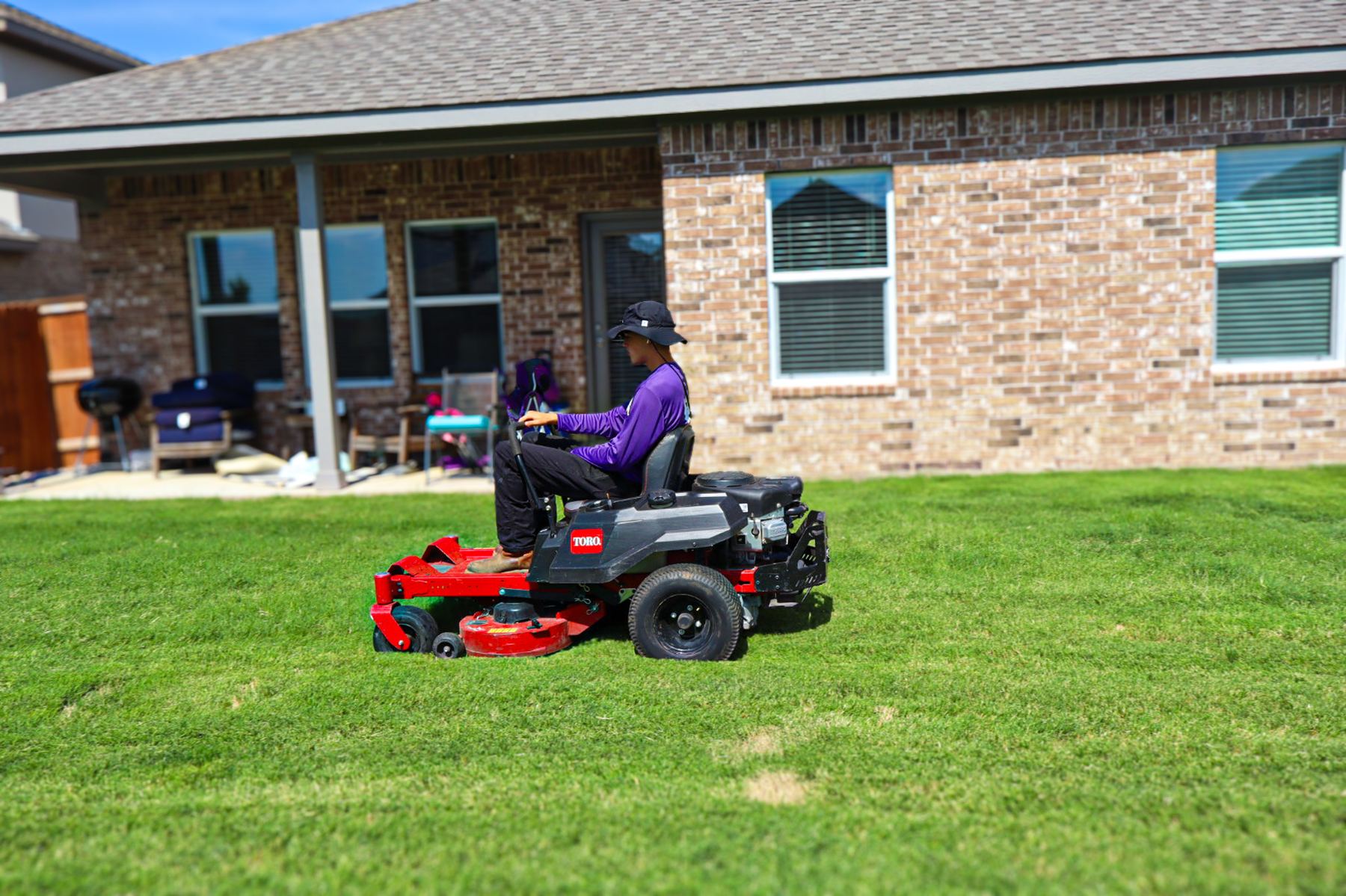 Lawn mowing in Leander, Texas