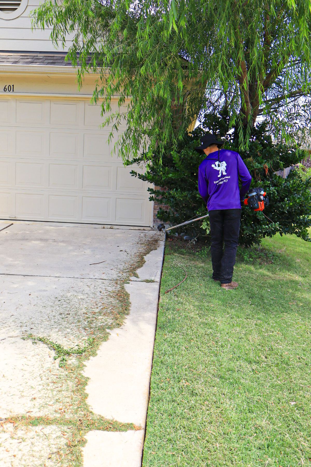 Keep Austin Mowed lawn care work